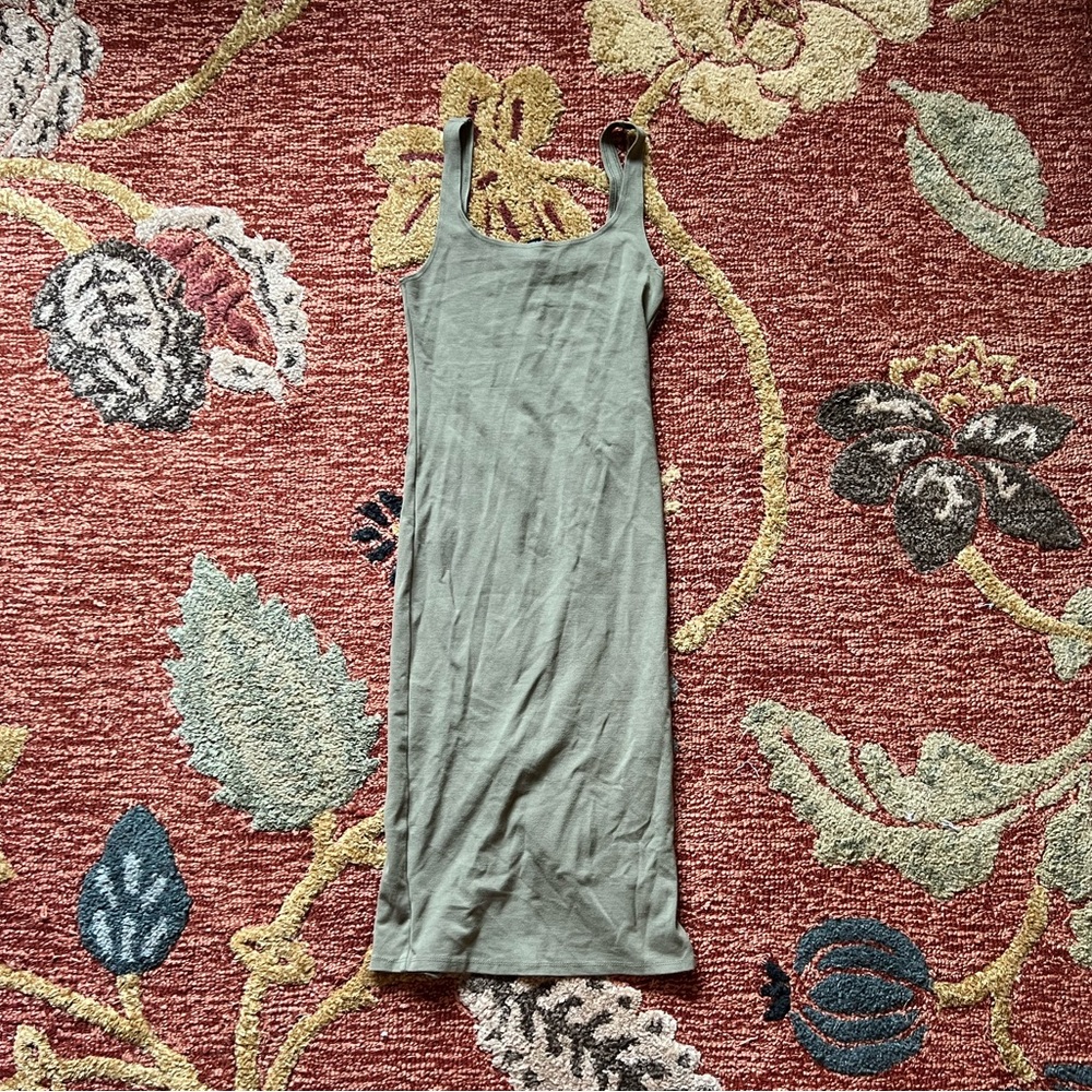 Green bodycon midi dress
